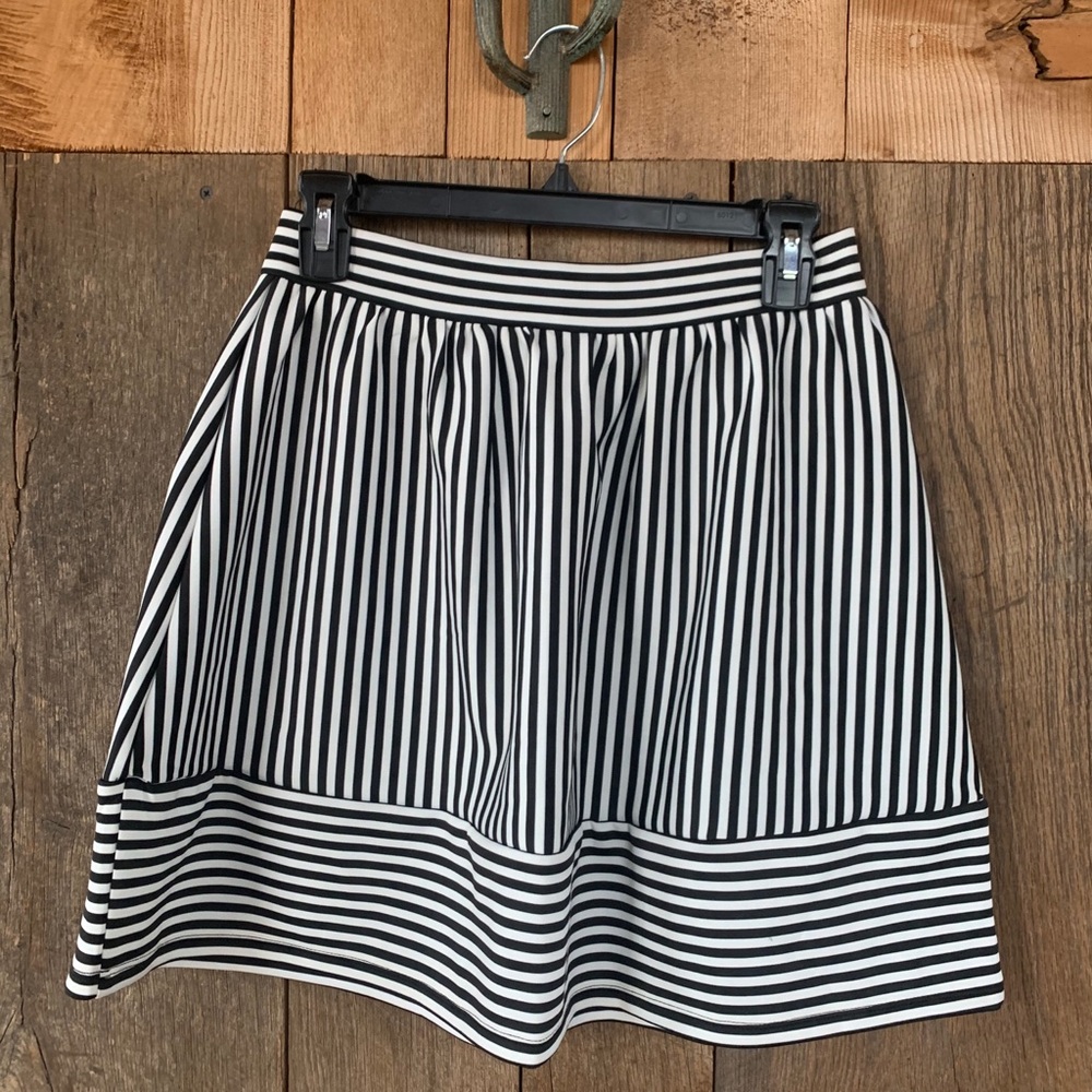 High waist, striped mink skirt.